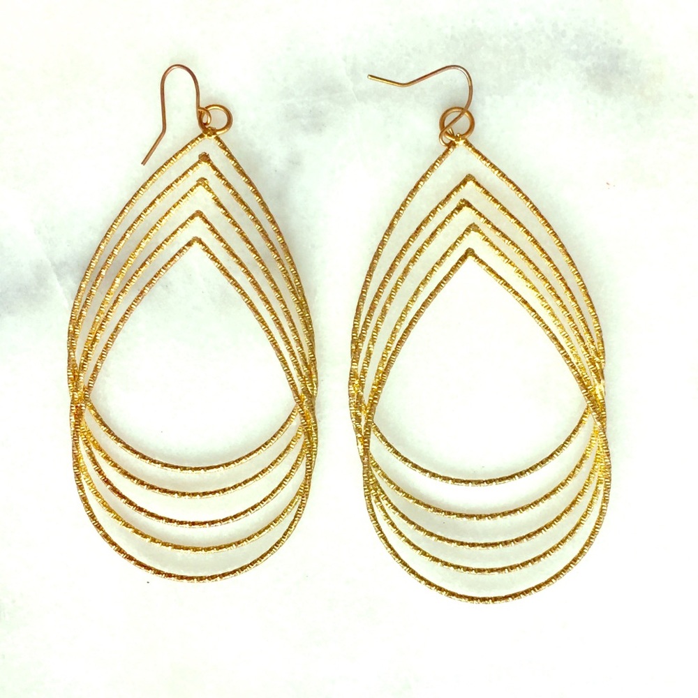 🌙Layered Gold Teardrop Dangly Earrings🌙